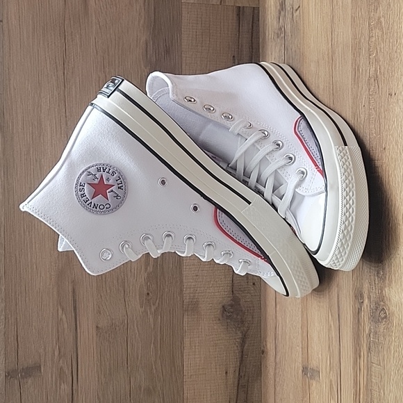 Converse High top Brand new in the box. - Picture 2 of 12
